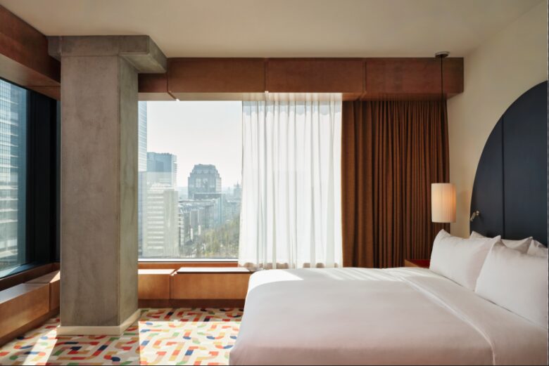 комната с двуспальной кроватью The Standard hotel