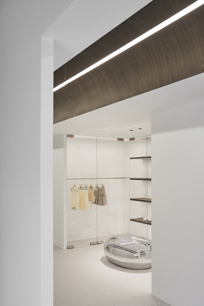 комната с оборудованием для гольфа из коридора Traces of Light