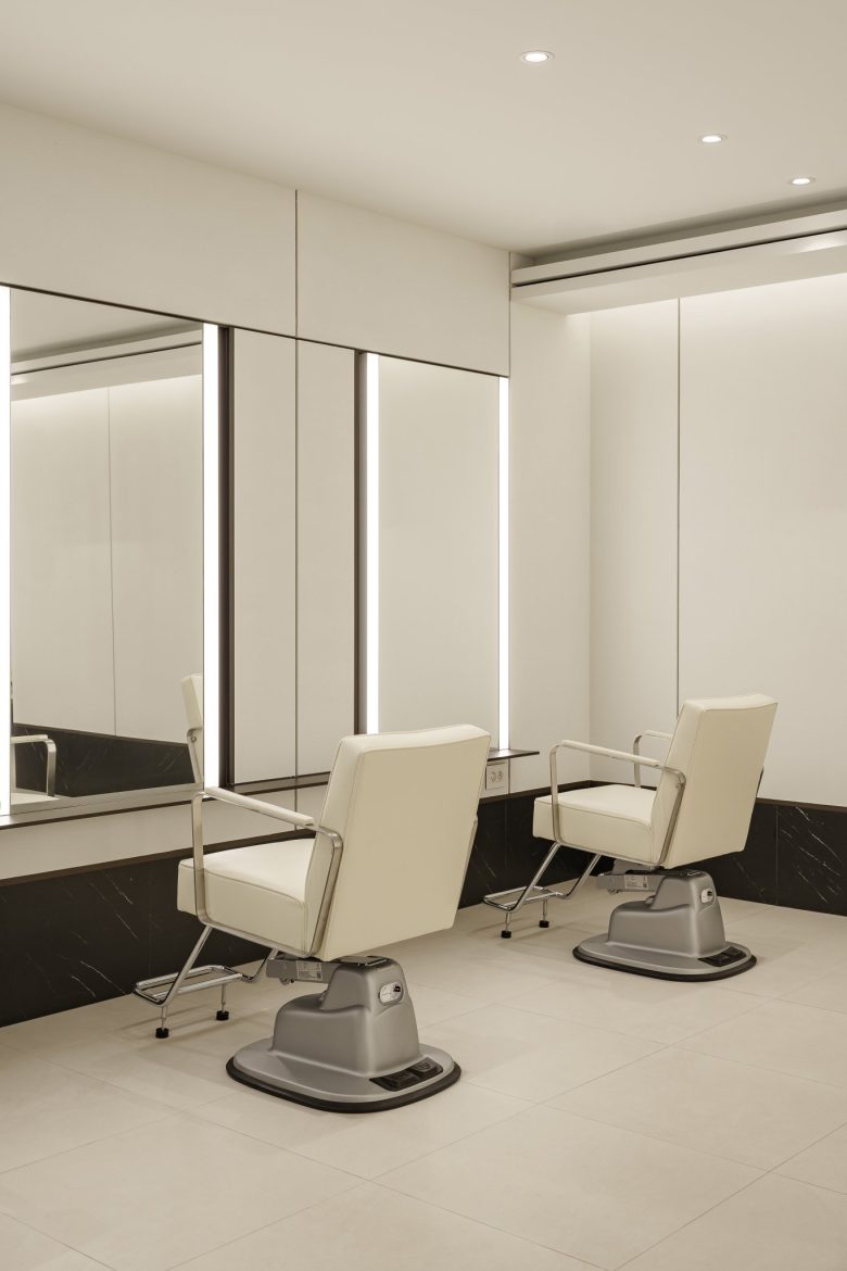 кресла и зеркала Junohair