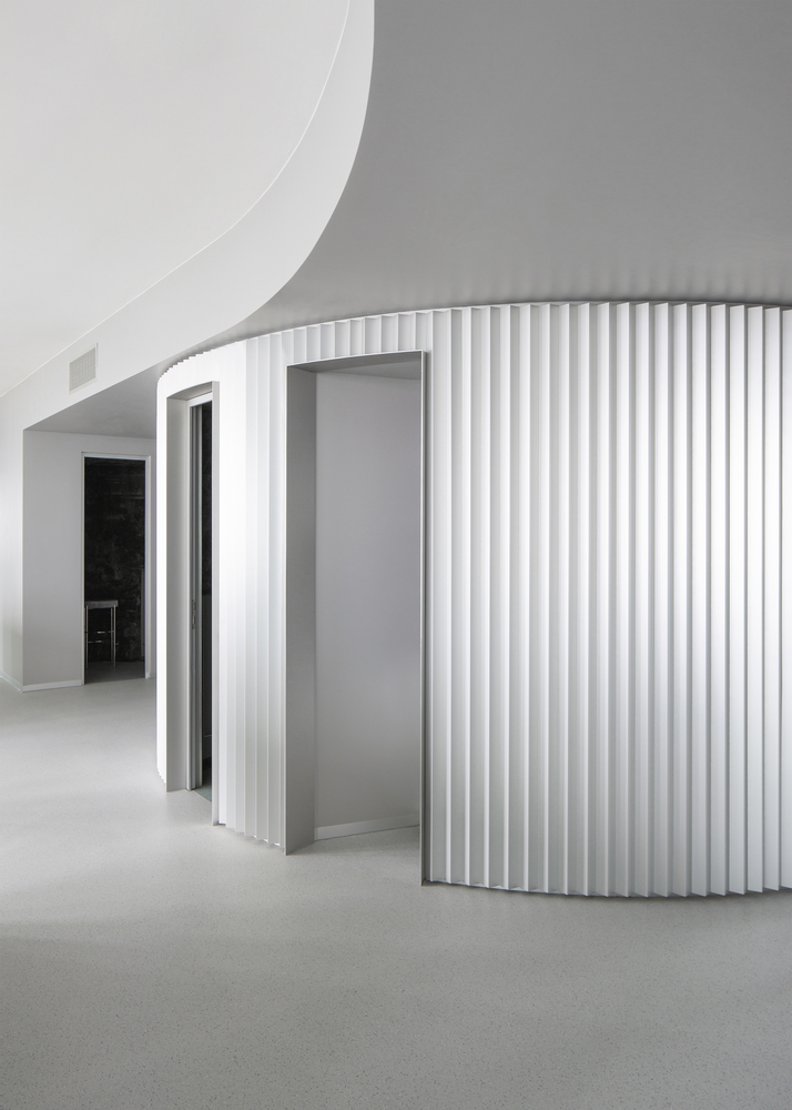 круглые кабинеты Signa Sports United High‑Rise Tower