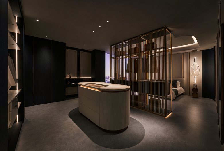 кухонный островок в бежевых тонах Sammys Nouvelle France Hall