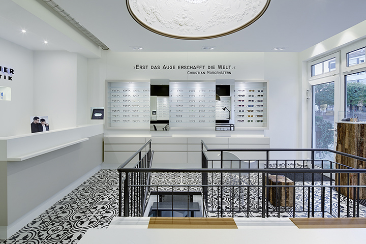 Дизайн магазина Lambacher Augenoptik в Германии