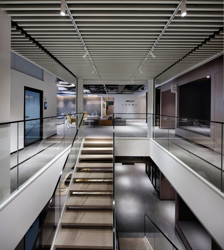 лестница со второго этажа China Merchants Senlan Meihuan · Chuangku Co-working Space