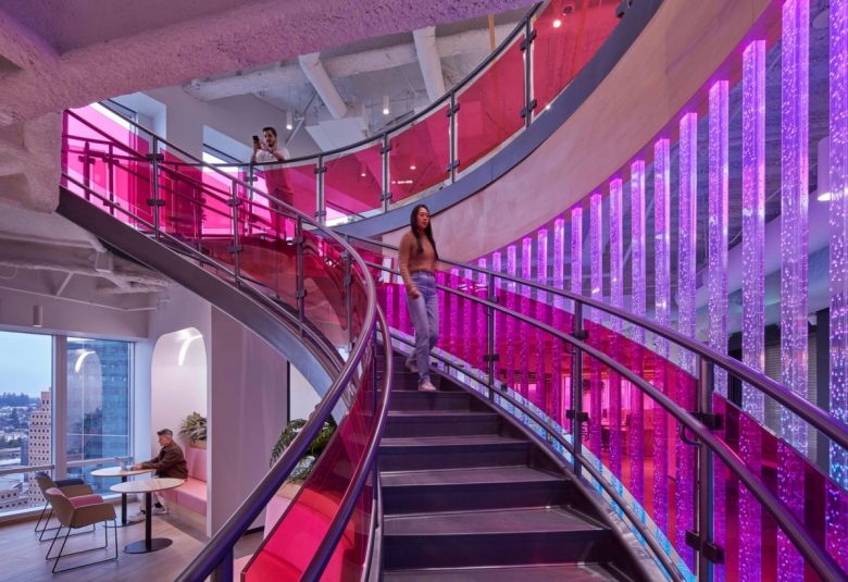 лестница со второго этажа TikTok USDS Offices