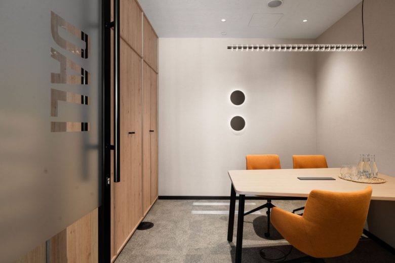 малая комната совещаний Rock Capital Offices