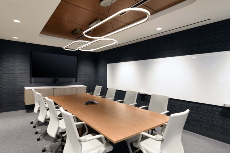 малый зал для совещаний Waste Connections Level 6 Executive Suite
