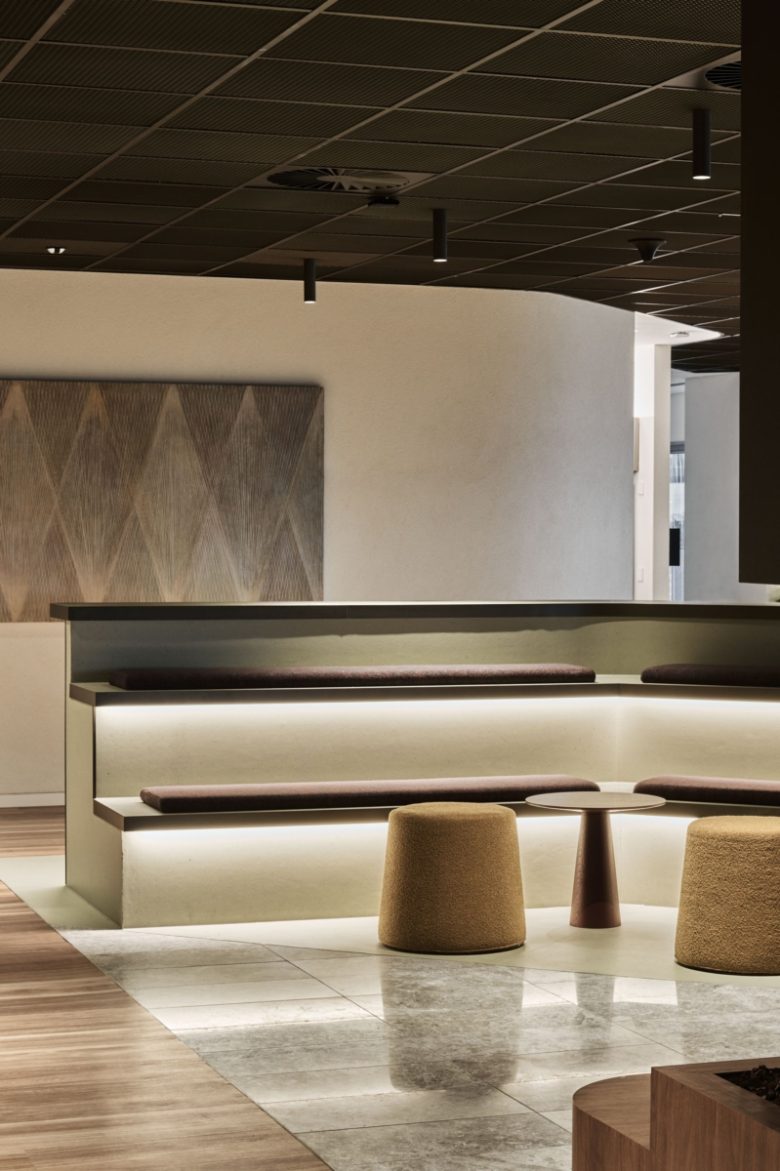 место отдыха с барной стойкой JLL