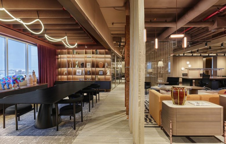 место работы и отдыха разделенные перегородкой Accor