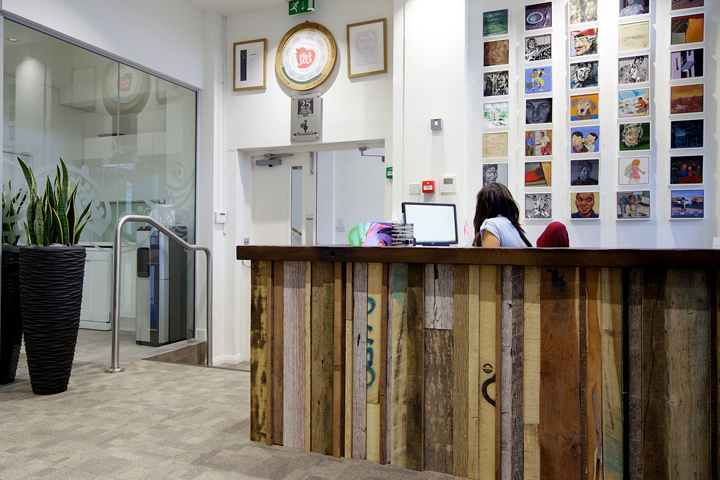 Небольшой офис Nando`s от дизайнеров Oktra в Лондоне, Великобритания