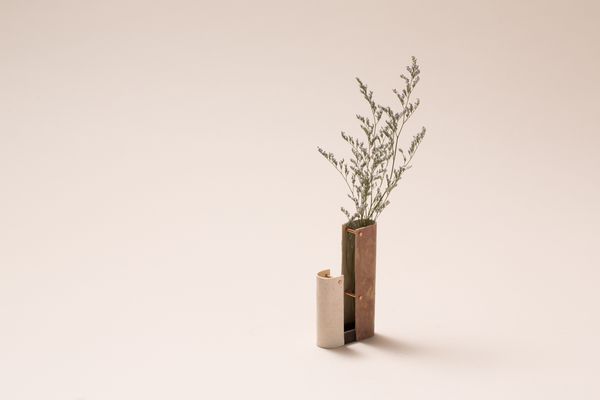 Настольные аксессуары из бумаги: вазочка с растением