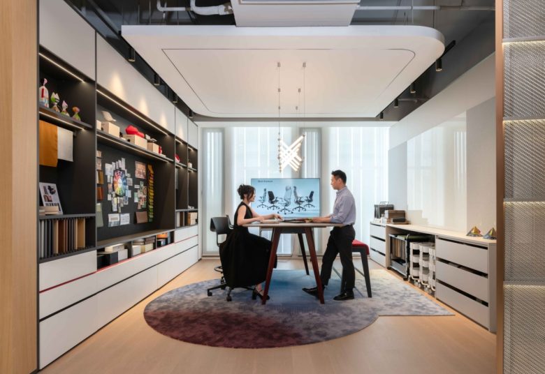 небольшой рабочий кабинет Steelcase Offices and Showroom