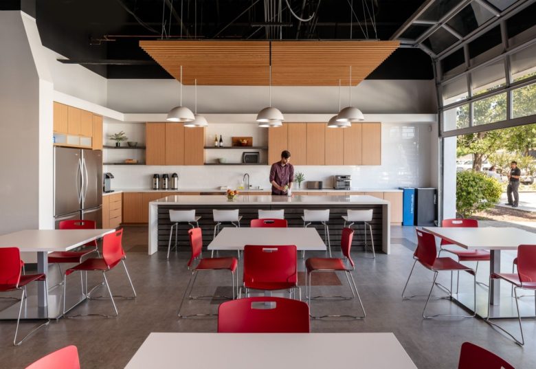 обеденная зона Restoration Management