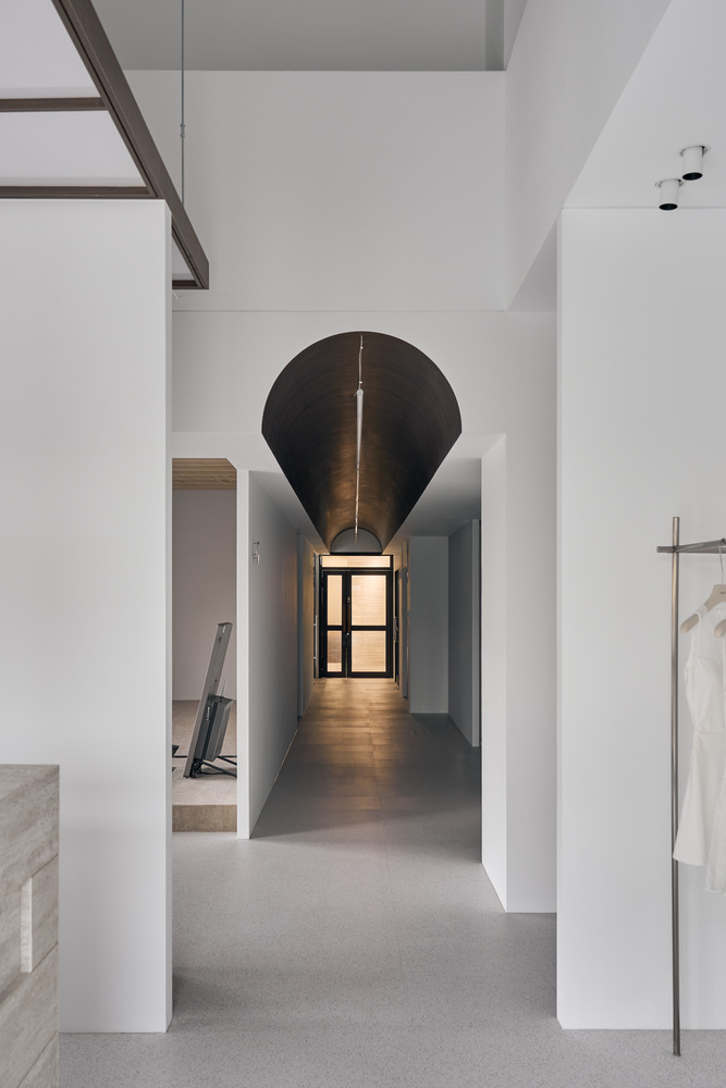 общий коридор Traces of Light