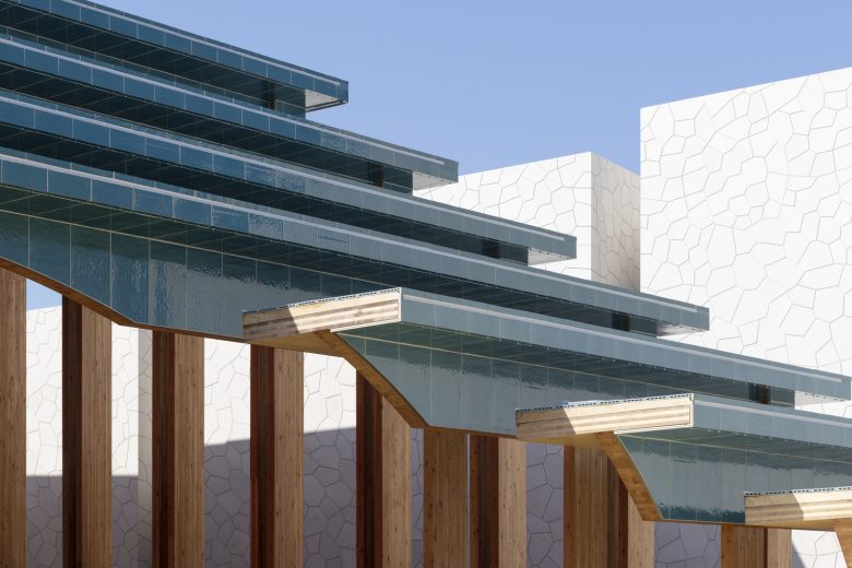 огромная лестница до потолка Spanish Pavilion at Expo Osaka 2025