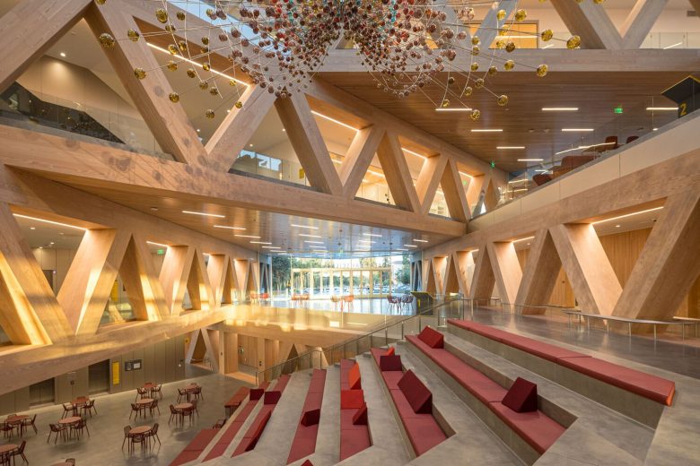 основной зал Claremont McKenna College