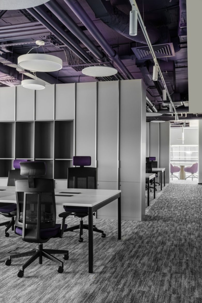открытые переговорные со столами и стульями K2 Design Lab