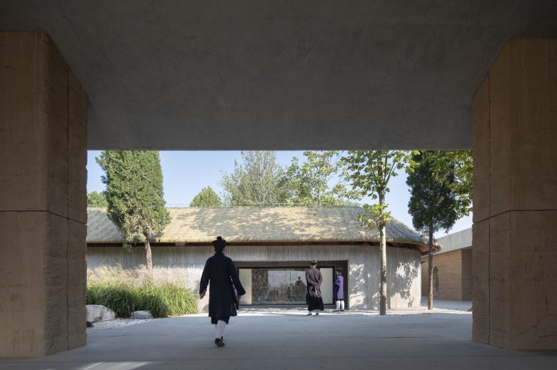 переход между строениями Revitalization of The Relic Site of Yongle Palace