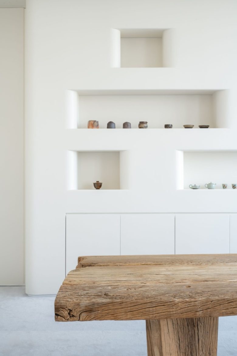 полки в шкафу Wutai Medical Group Office