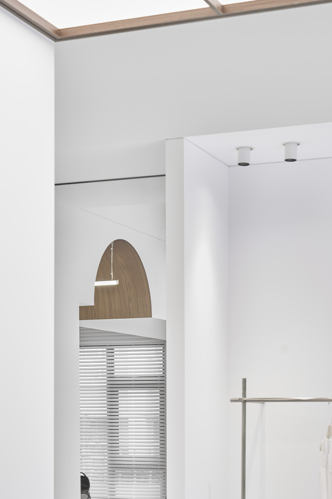 потолок Traces of Light