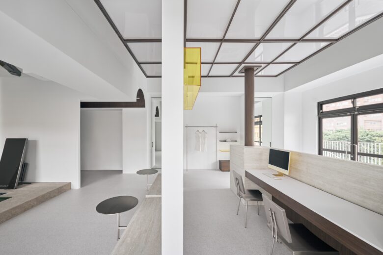 рабочая зона Traces of Light