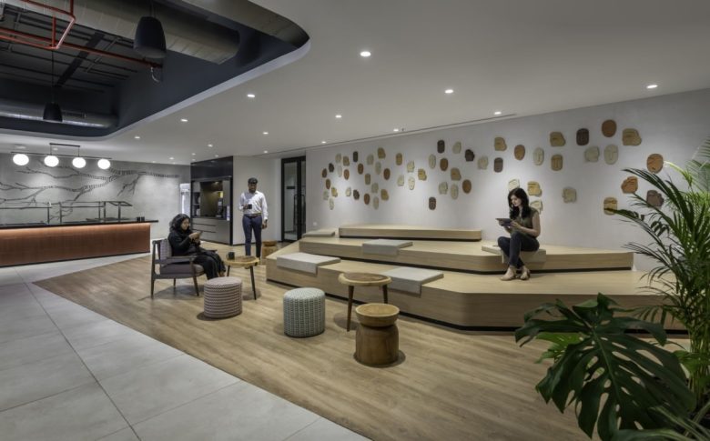 рабочая зона сиденья-лестница  Russell Reynolds Associates в Лондоне