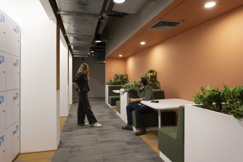 рабочая зона со шкафчиками Emapta