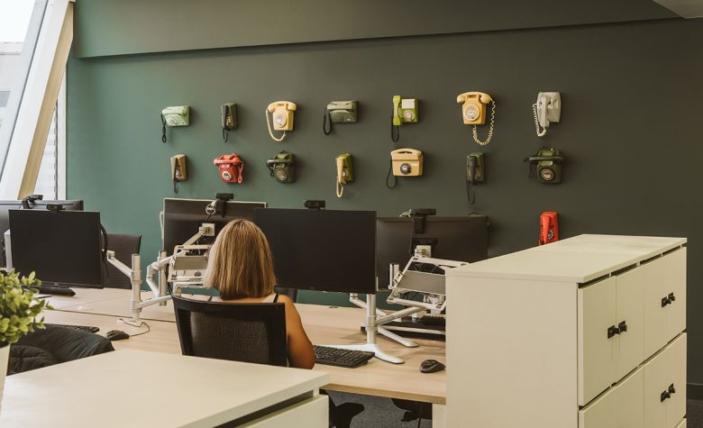 рабочее пространство IFF Research Branding a research workspace with story