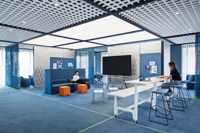 рабочее пространство Max Zone Show Office & Sales Center in Foshan