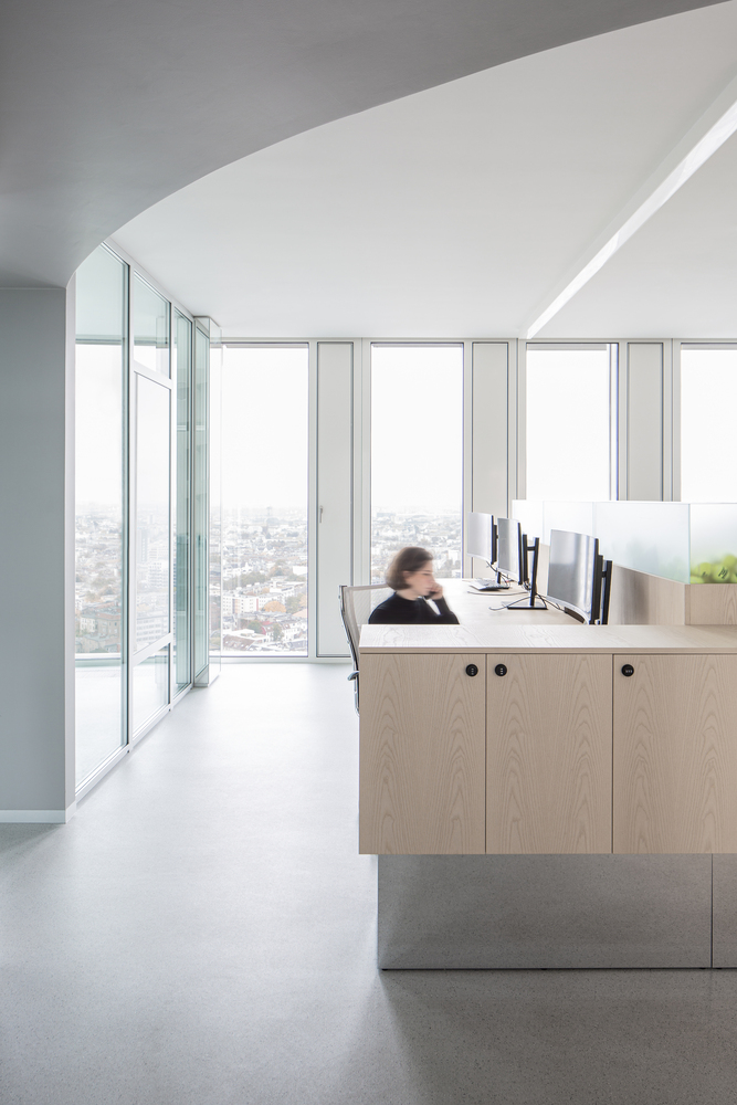 рабочее пространство Signa Sports United High‑Rise Tower