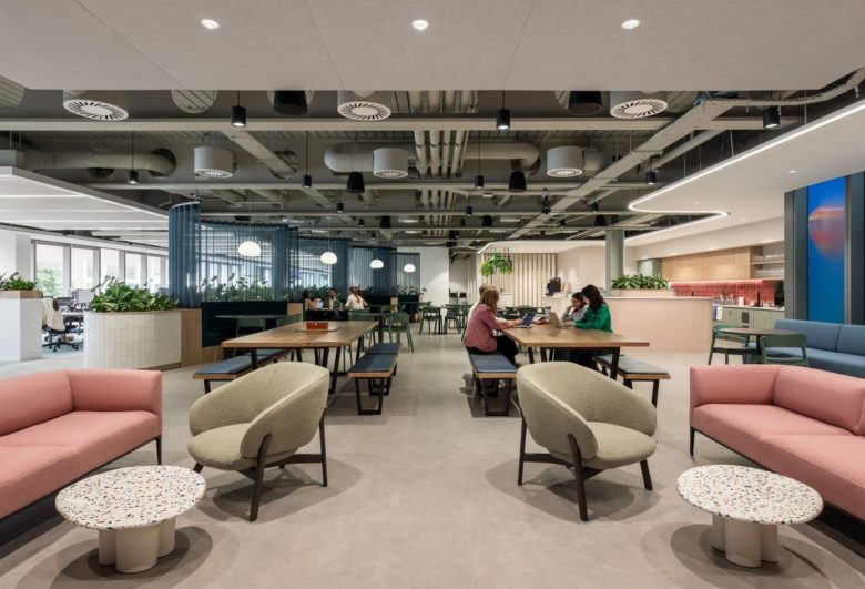 рабочее пространство и зона отдыха Headland Offices