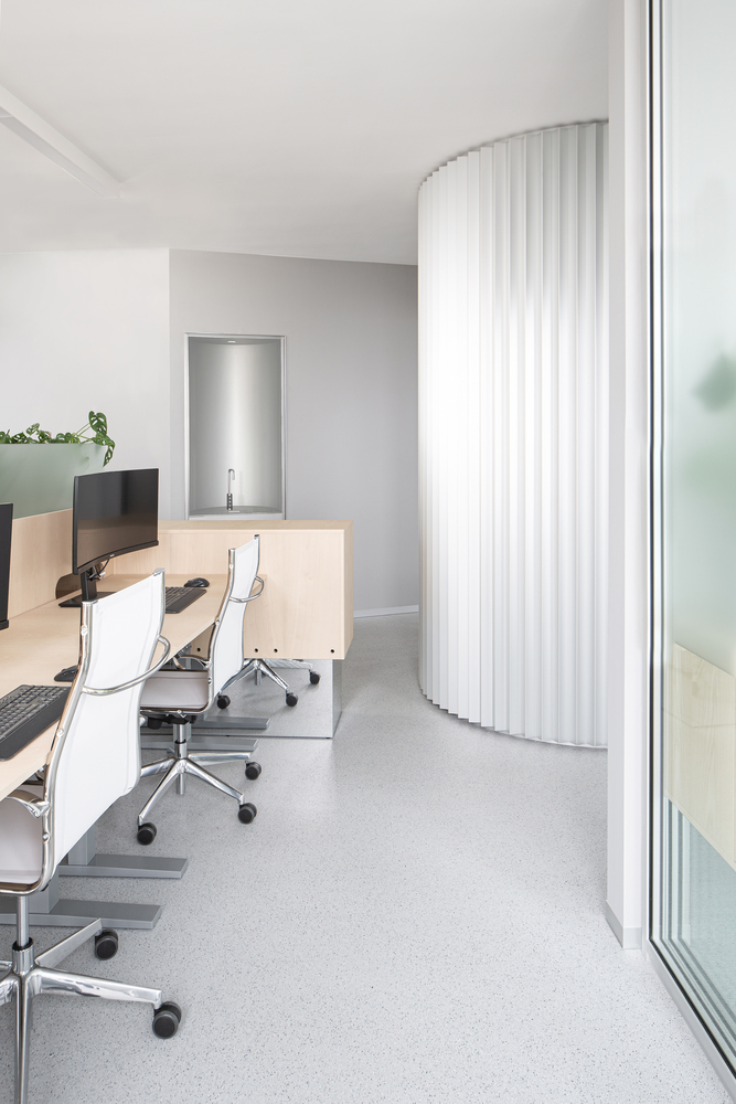 рабочие места Signa Sports United High‑Rise Tower