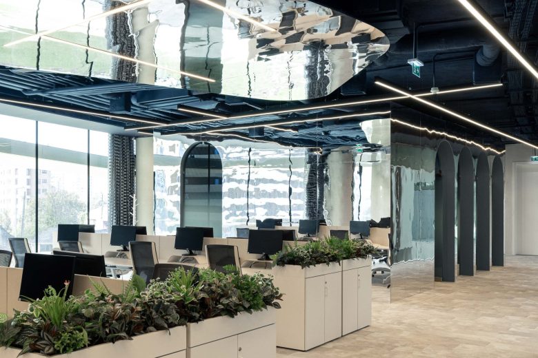 рабочие места оформление зеленью Oporto MAZARS offices