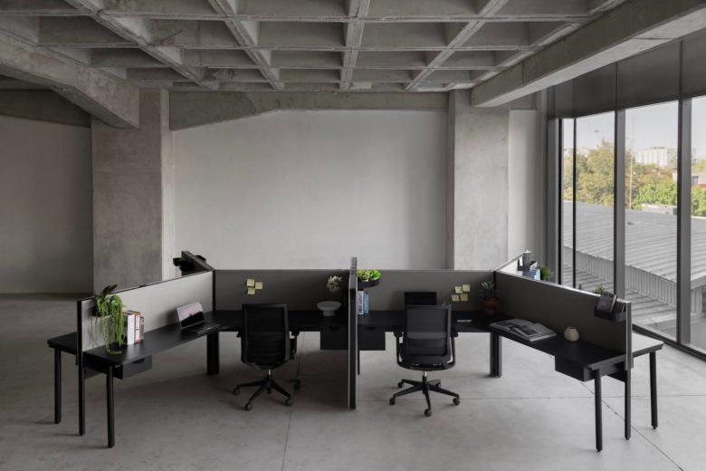 рабочие места с перегородками SETTO