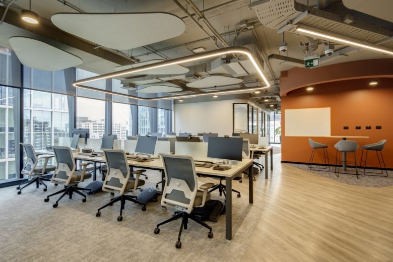 рабочие столы с креслами ISA ENERGIA Offices