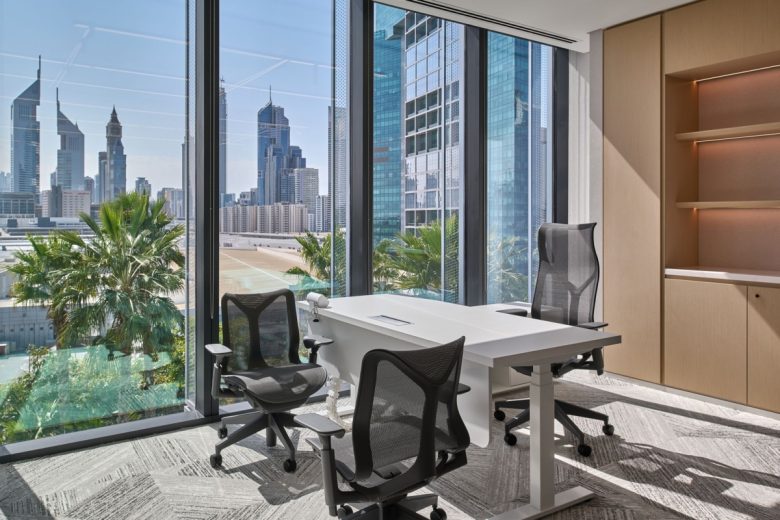 рабочий кабинет One Za’abeel Offices