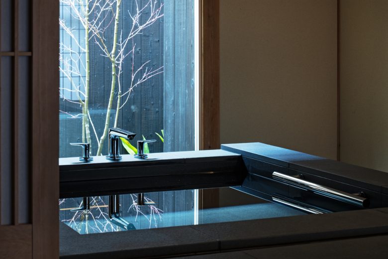 раковина с водой ANJIN Gosho Ebisugawa