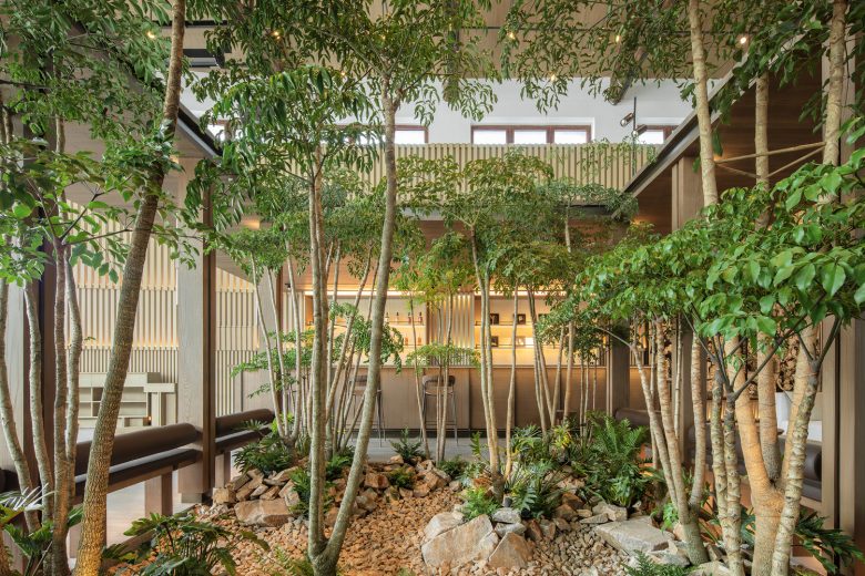 сад с деревьями в Jiangnan House