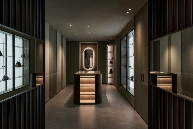 шкафы со стеклянными полками Sammys Nouvelle France Hall