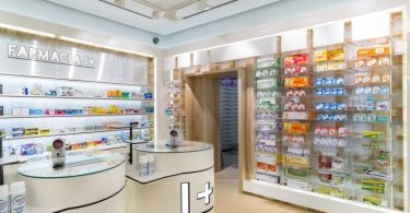 Современный дизайн для аптеки в Испании