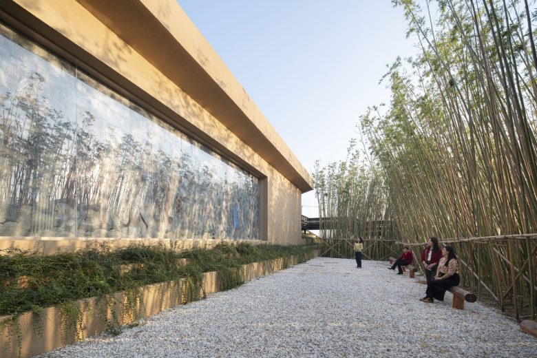 стена картина Revitalization of The Relic Site of Yongle Palace на улице