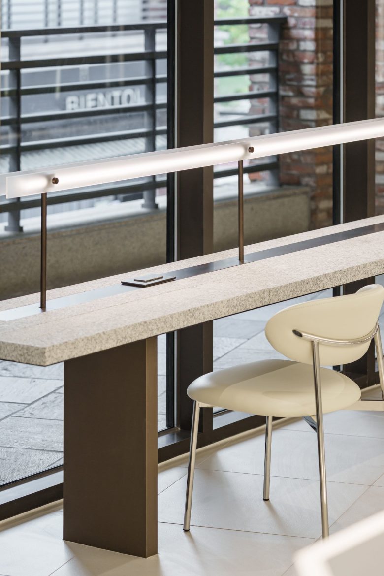 стойка со стульями Junohair