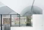 Необычный дизайн аптеки в Токио – новый способ борьбы с конкурентами.