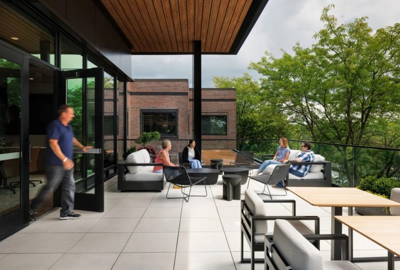 терраса компании Sarnova