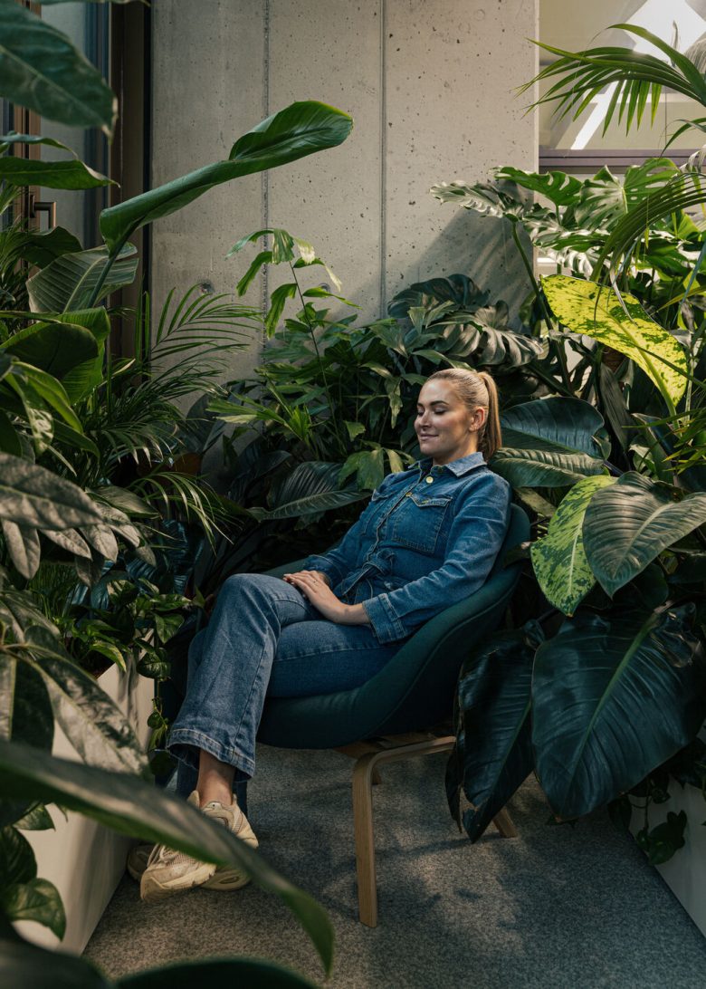 терраса с зелеными цветами Miro Office