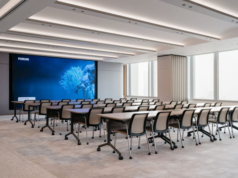учебный зал HKRI Taikoo Hui and Swire Properties Shared Offices