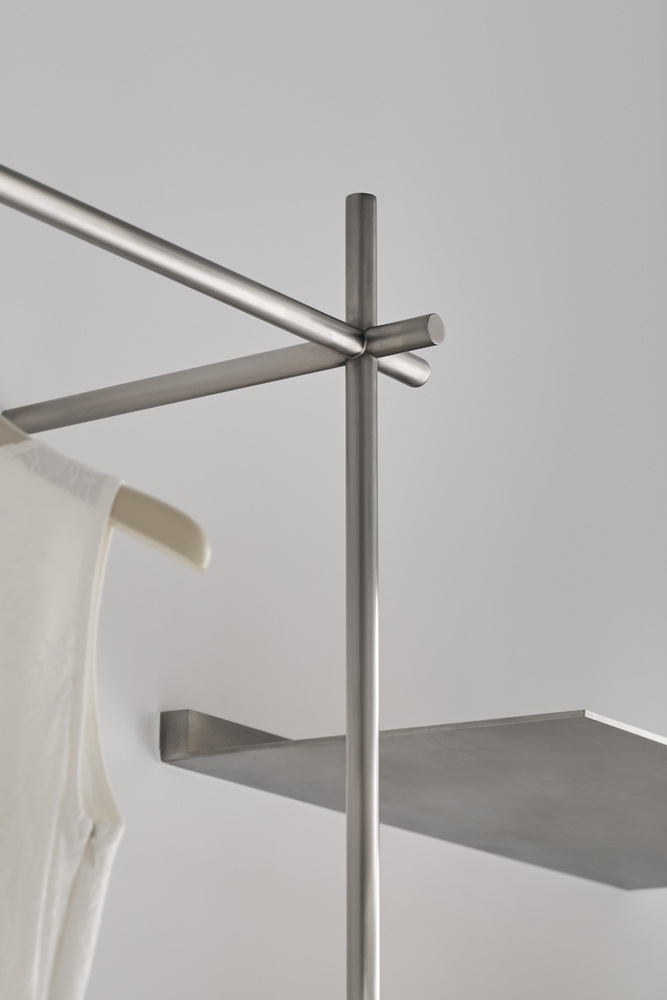 вешалка в Traces of Light