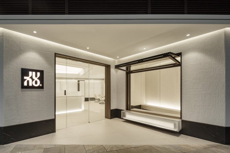 вход в салон Junohair