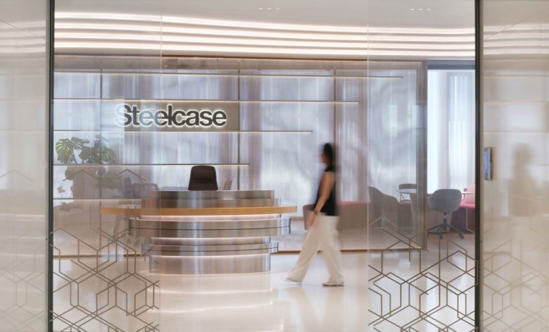 входная зона Steelcase Offices and Showroom