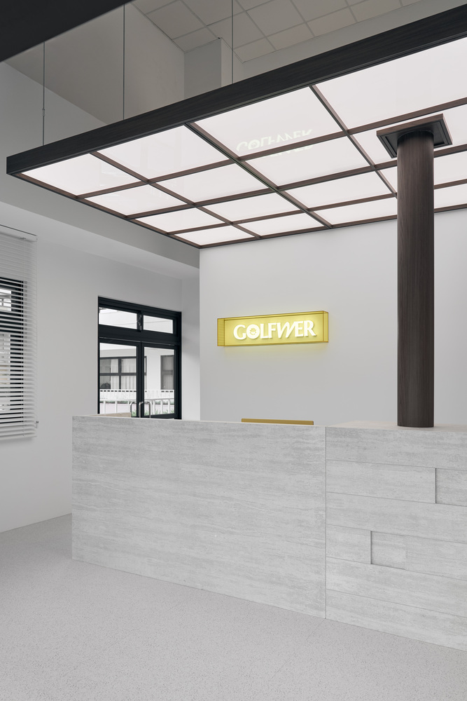 входная зона ресепшн Traces of Light2