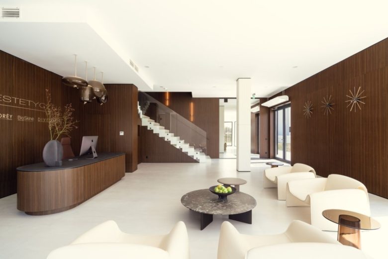 входная зона ресепшн Artup Interiors